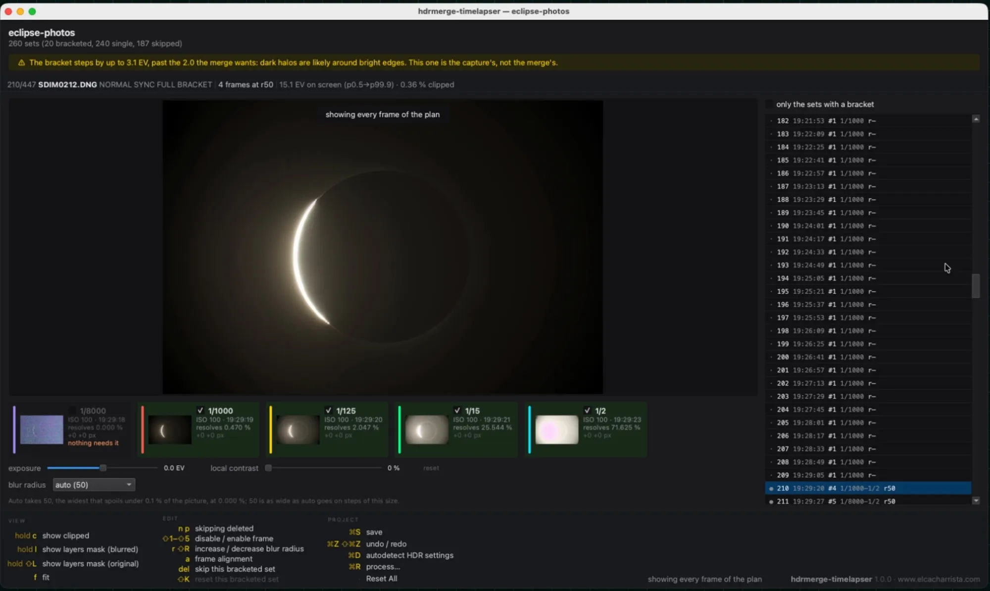 La ventana de hdrmerge-timelapser con una toma de la transición fusionada, las cinco exposiciones del horquillado en la fila inferior y la lista del plan a la derecha